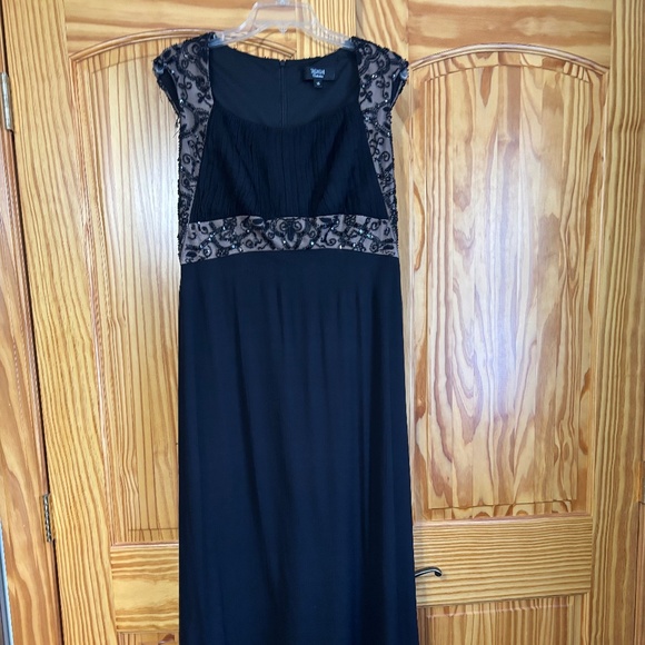 Tadashi Collection Dress / Gown - Picture 1 of 3